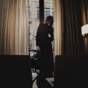 Imagen del álbum CRISIS MANAGEMENT de королевский XVII