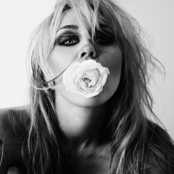 Album Bass Persuades de Miley Cyrus