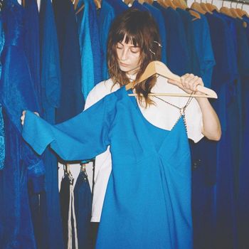 Album Underdressed at the Symphony de Faye Webster
