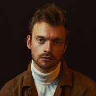 FINNEAS foto
