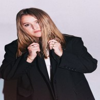 Chelsea Cutler foto
