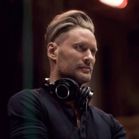 Brian Tyler foto