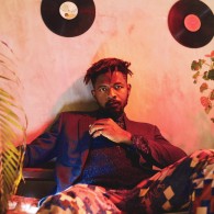 Johnny Drille foto