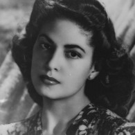 Consuelo Vel&aacute;zquez foto