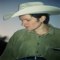 Adrianne Lenker foto