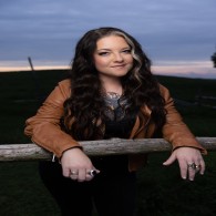 Ashley McBryde foto