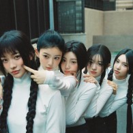 ILLIT (아일릿) foto