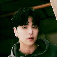 JU-NE (iKON) foto
