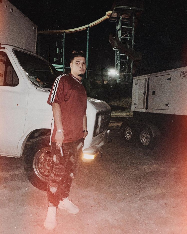 DISCHARGE FREESTYLE [LETRA] Plug B LYRICS